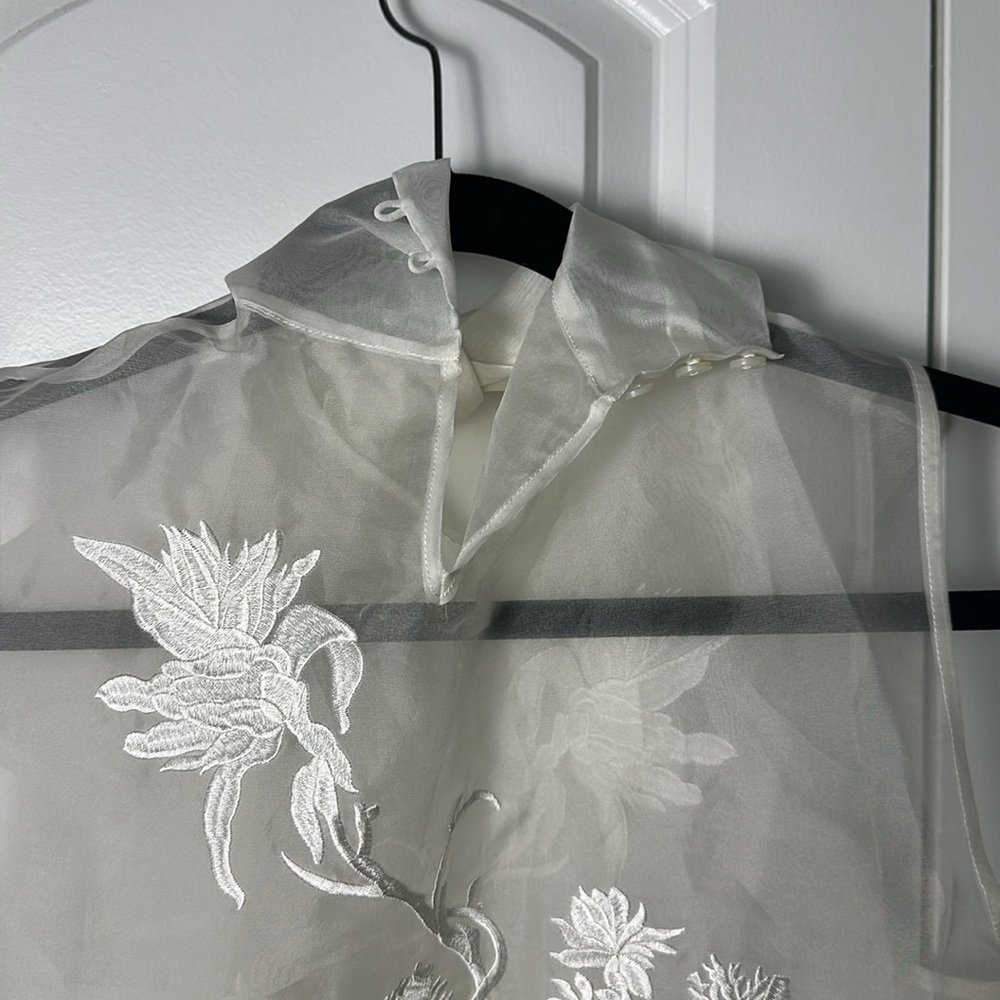 RICH RADI Q'S NEW YORK Silk White Embroidered Tie-Neck Blouse - Picture 5 of 5
